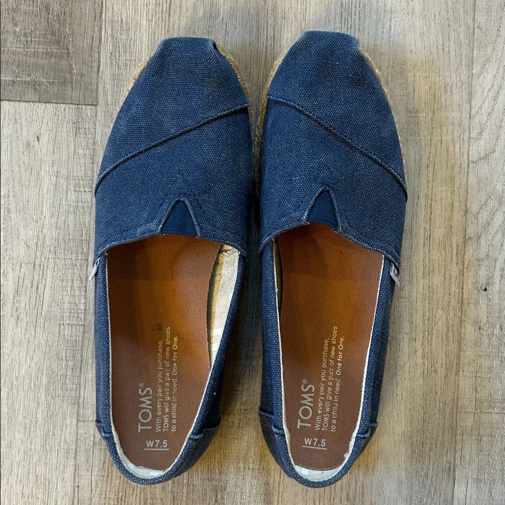 TOM’S Denim Sz 7.5 - Picture 1 of 5